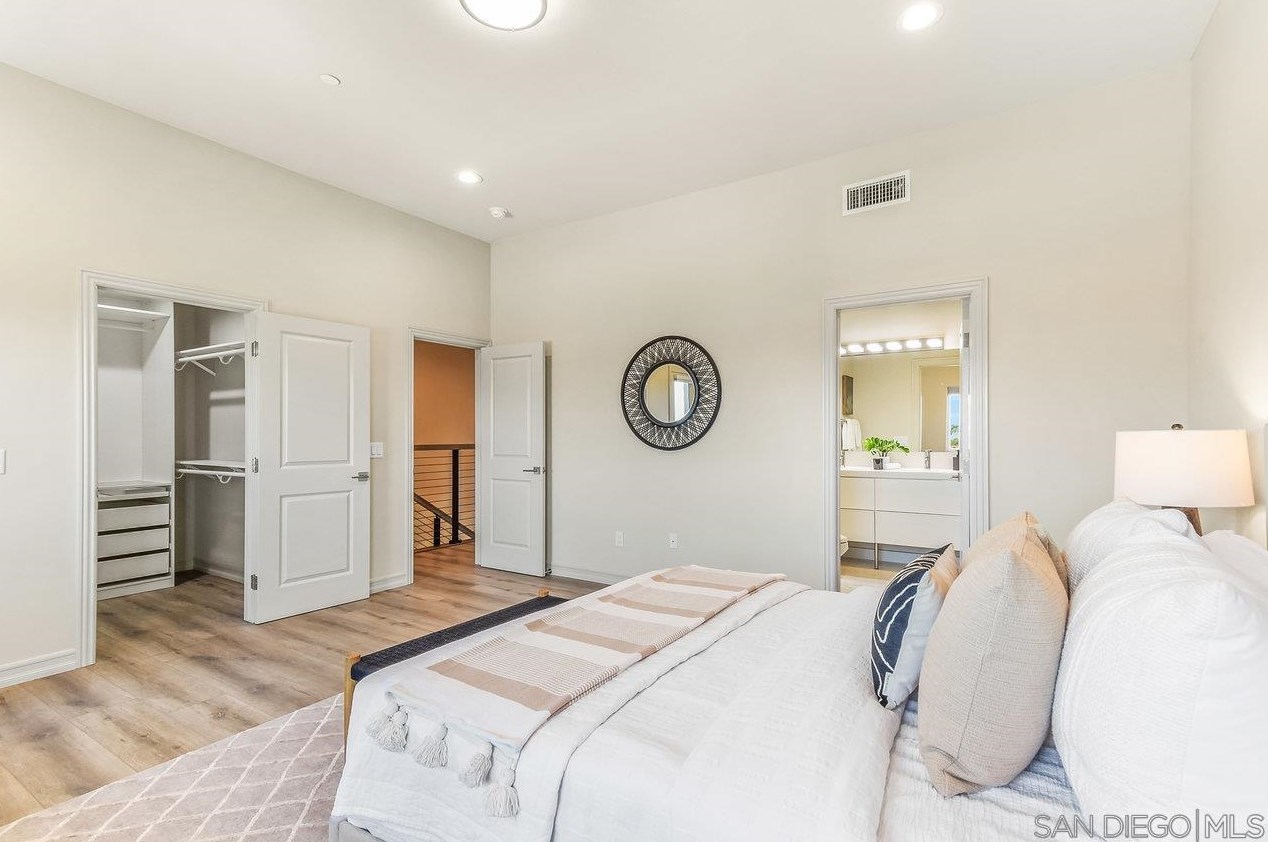 3735 31 St, San Diego CA 92113-2526 exterior