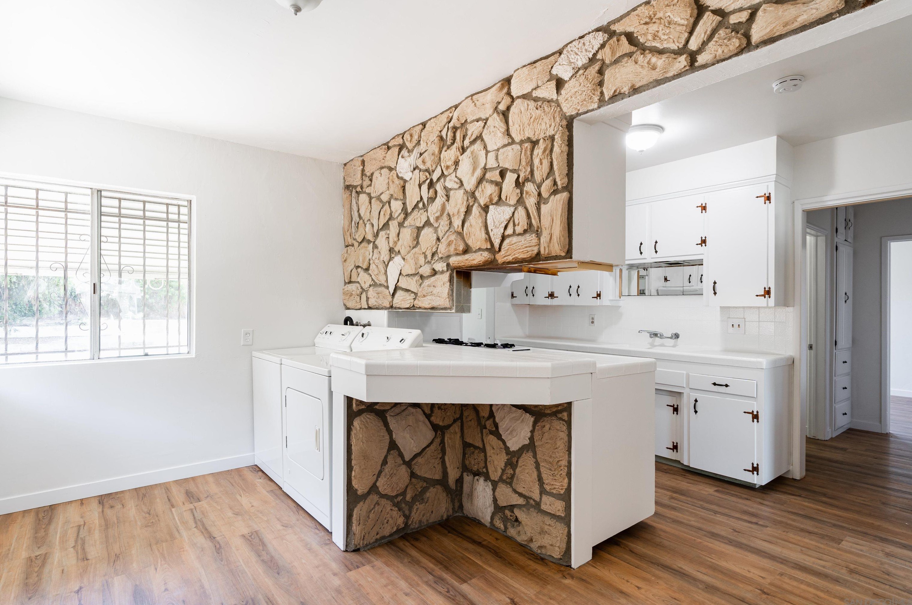 5782 Cumberland St, San Diego CA  92139-3008 exterior