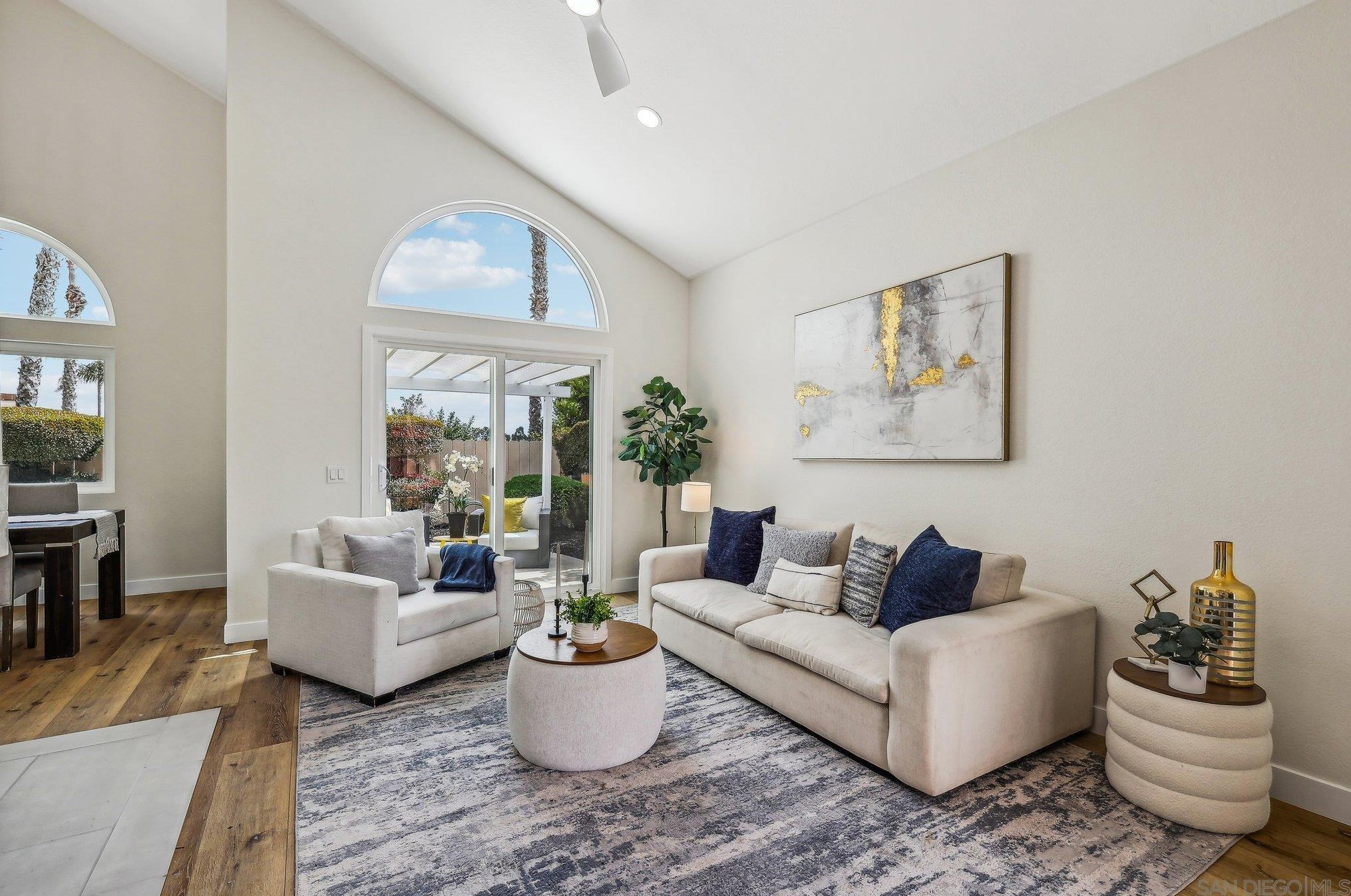 1550 Madrid Dr, Vista CA  92081-5007 exterior