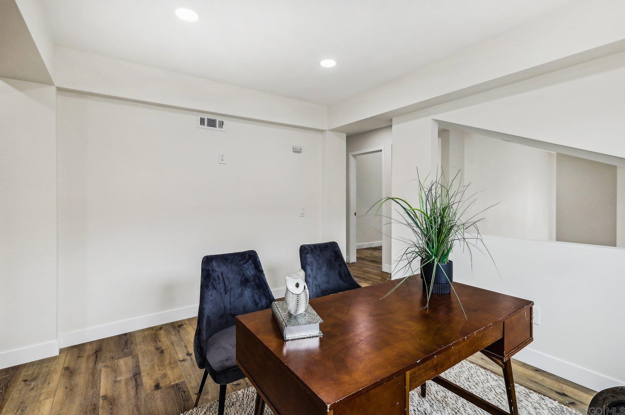 1550 Madrid Dr, Vista CA  92081-5007 exterior