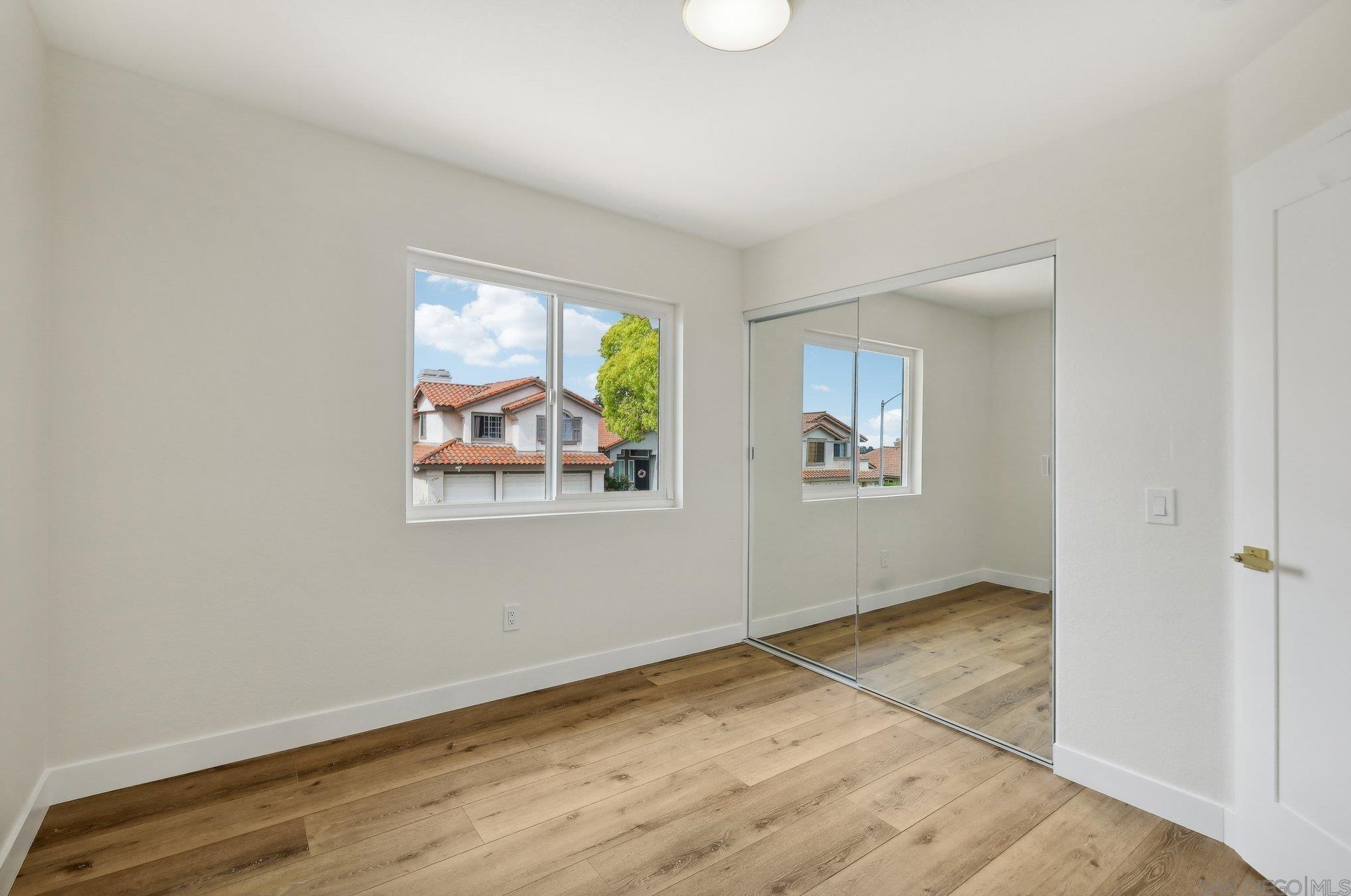 1550 Madrid Dr, Vista CA  92081-5007 exterior