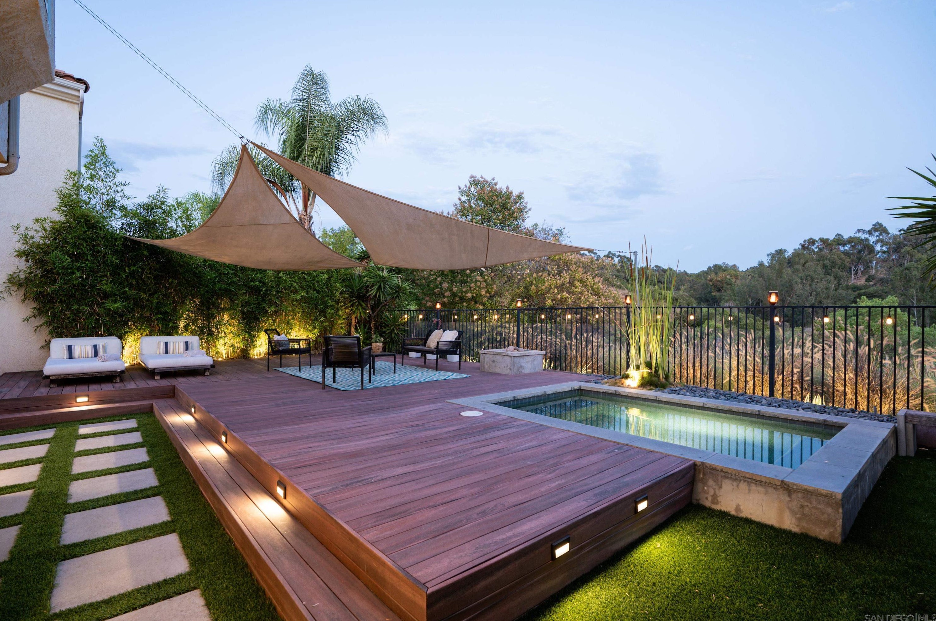 5477 Camino Playa Malaga, San Diego CA 92124-4124 exterior