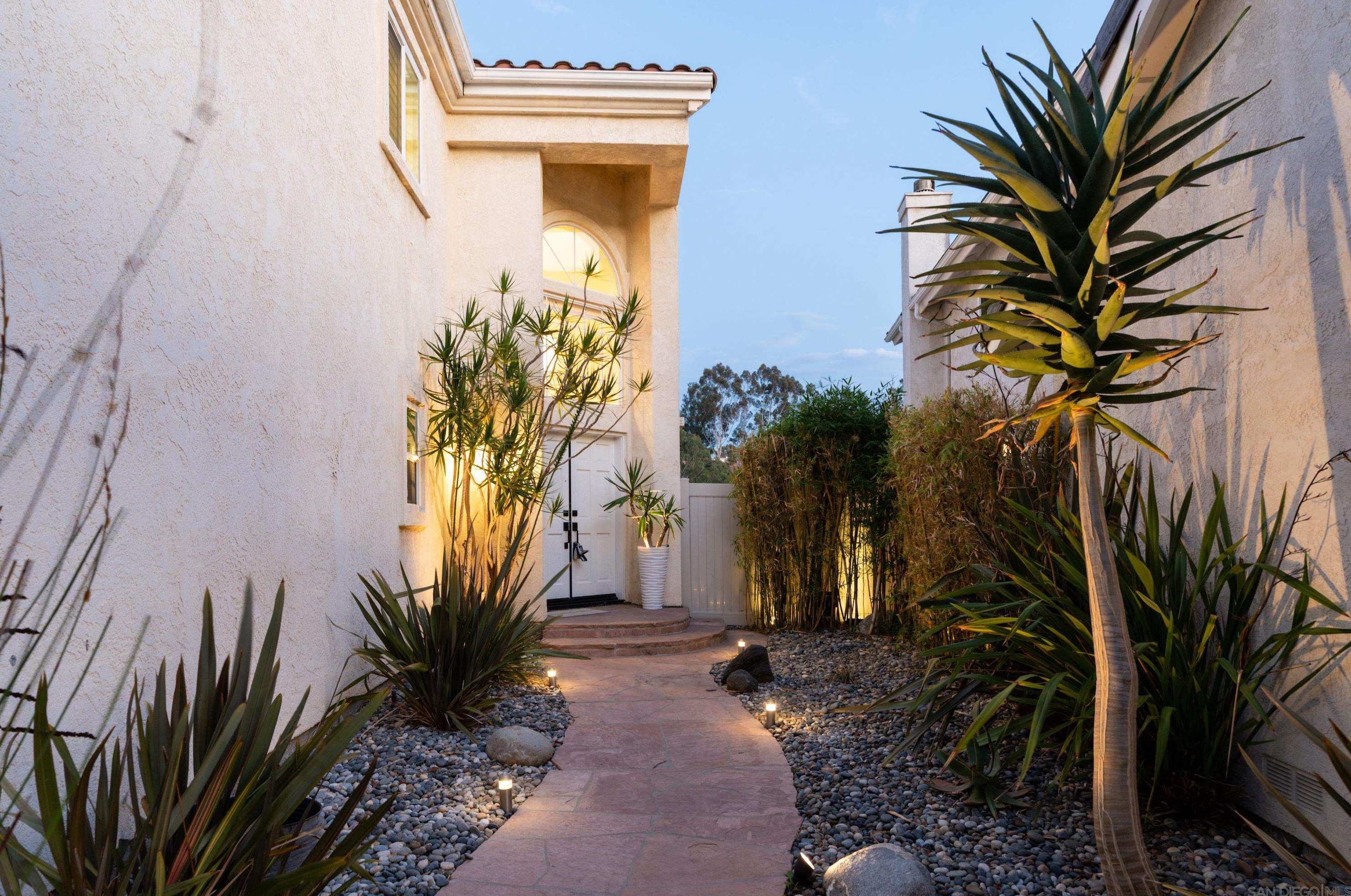 5477 Camino Playa Malaga, San Diego CA 92124-4124 exterior