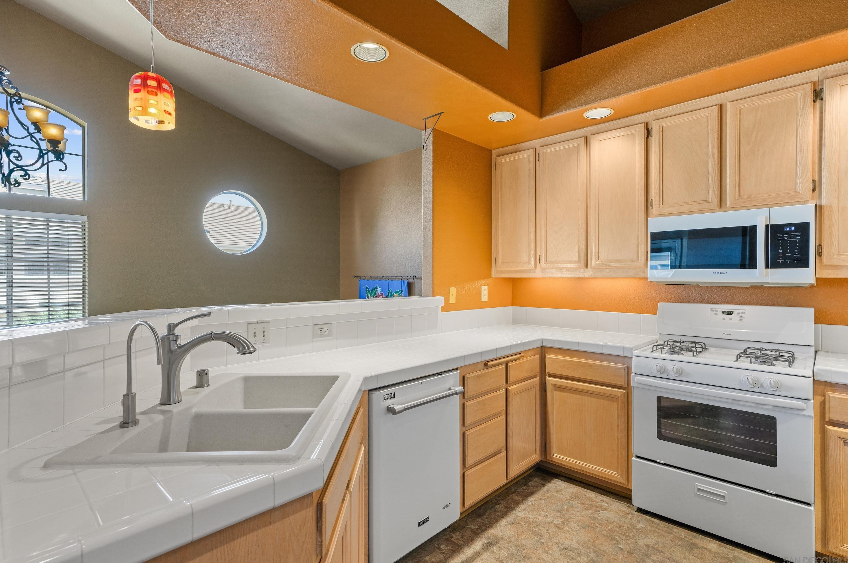 11311 Provencal Pl, San Diego CA  92128-3672 exterior