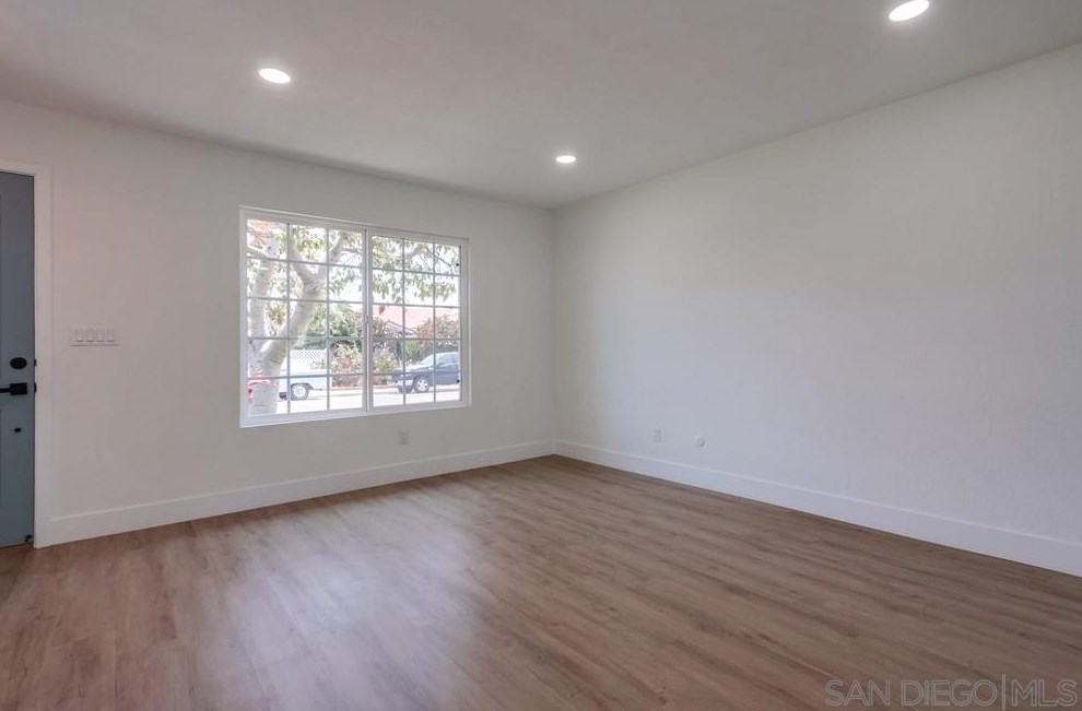 10190 Drumcliff Ave, San Diego CA 92126-3632 exterior