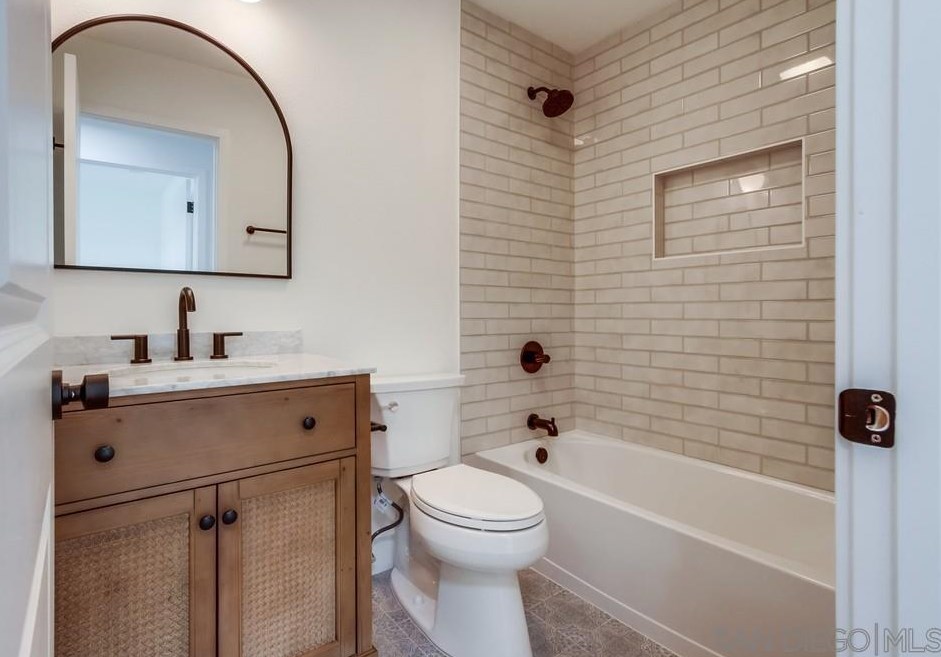 10190 Drumcliff Ave, San Diego CA 92126-3632 exterior