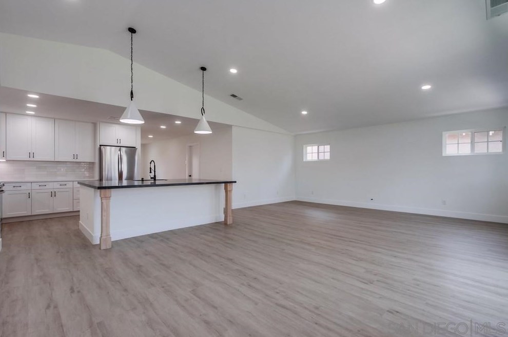 10190 Drumcliff Ave, San Diego CA 92126-3632 exterior