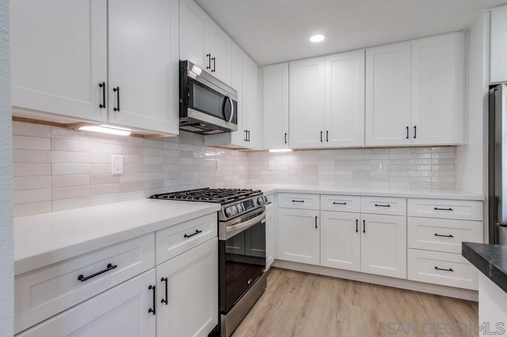 10190 Drumcliff Ave, San Diego CA 92126-3632 exterior