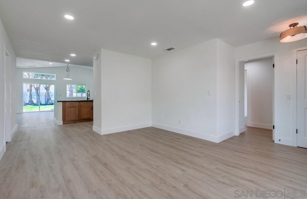 10190 Drumcliff Ave, San Diego CA 92126-3632 exterior