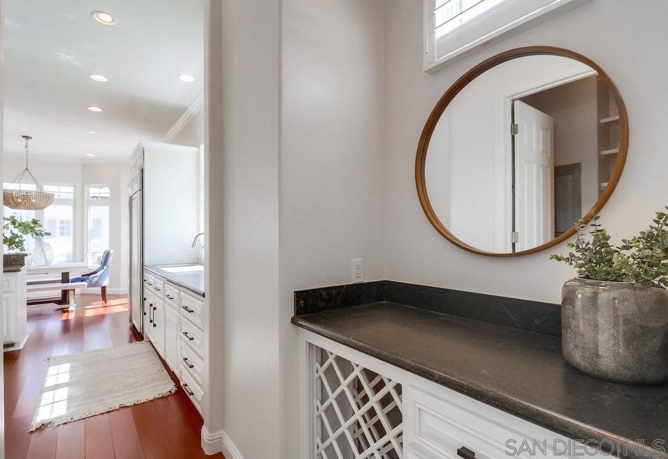 541 Margarita Ave, San Diego CA 92118-2326 exterior