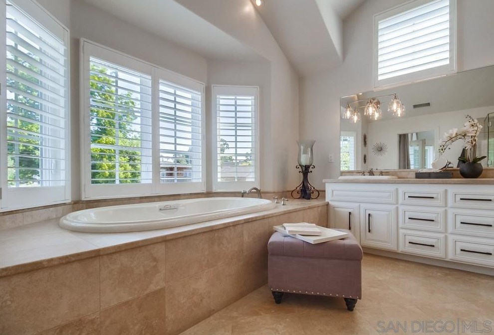 541 Margarita Ave, San Diego CA 92118-2326 exterior