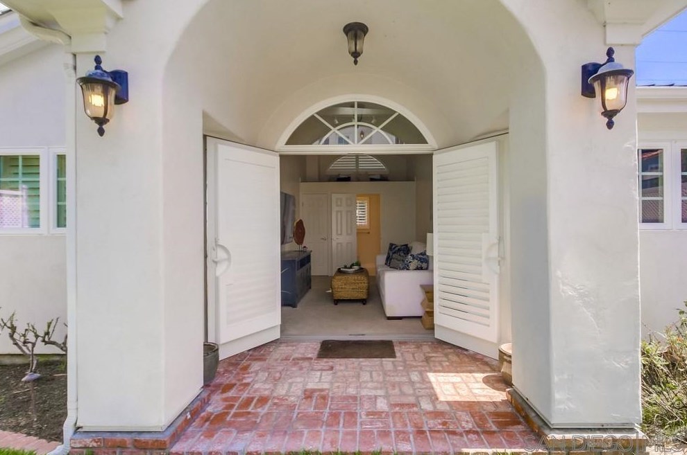 541 Margarita Ave, San Diego CA 92118-2326 exterior