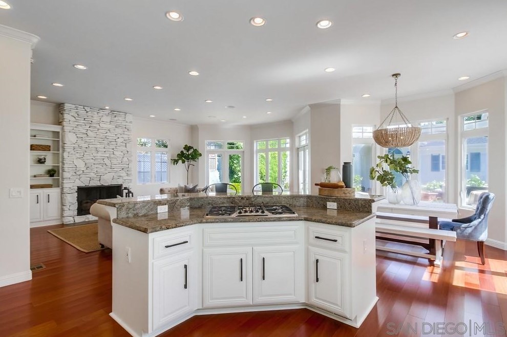 541 Margarita Ave, San Diego CA 92118-2326 exterior