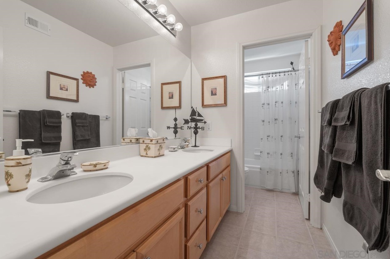 11528 Wills Creek Rd, San Diego CA  92131-3706 exterior