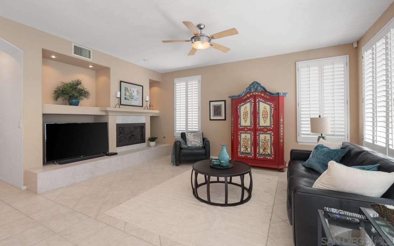 11528 Wills Creek Rd, San Diego CA  92131-3706 exterior