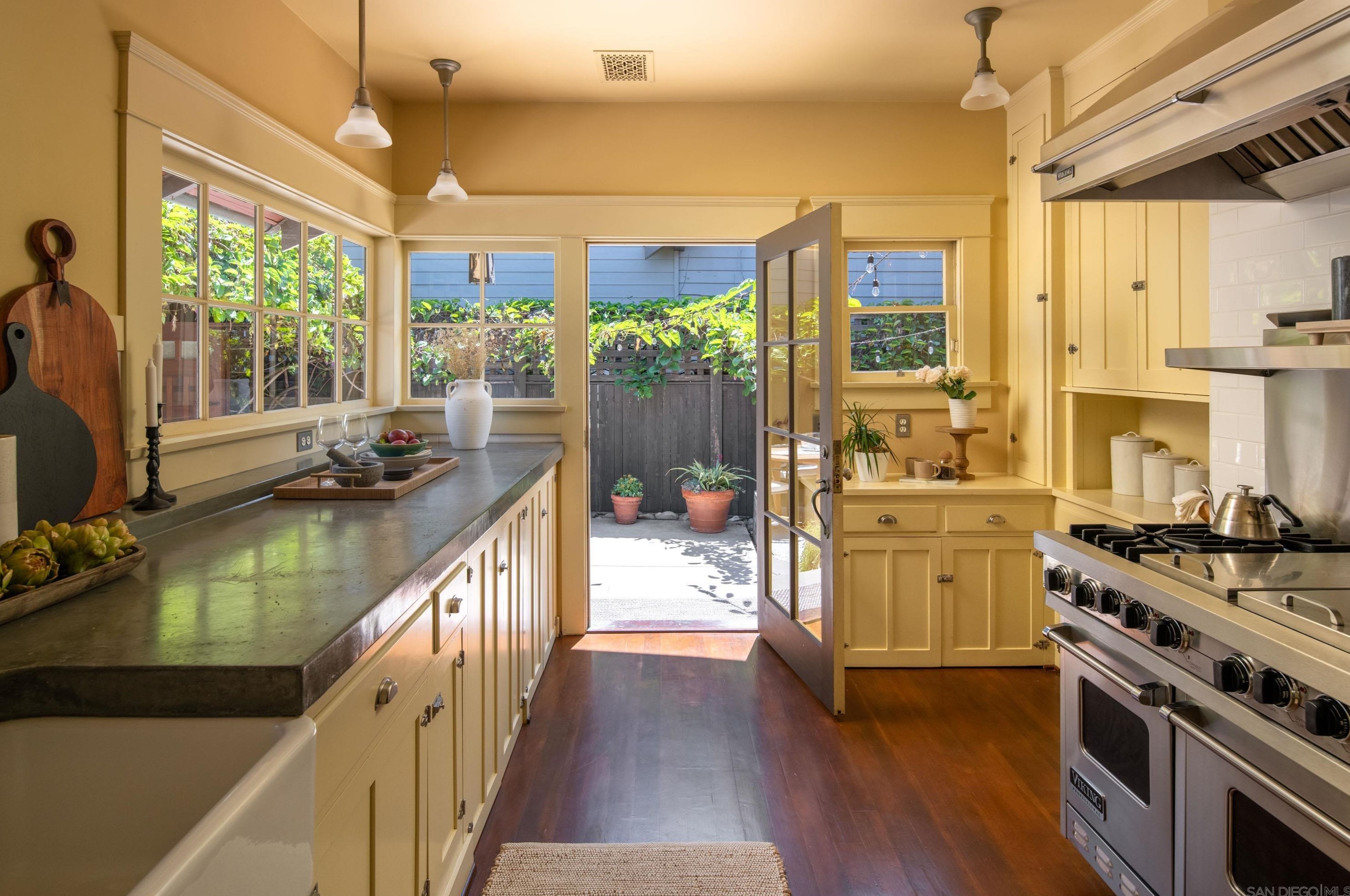 1621 29th St, San Diego CA  92102-1419 exterior