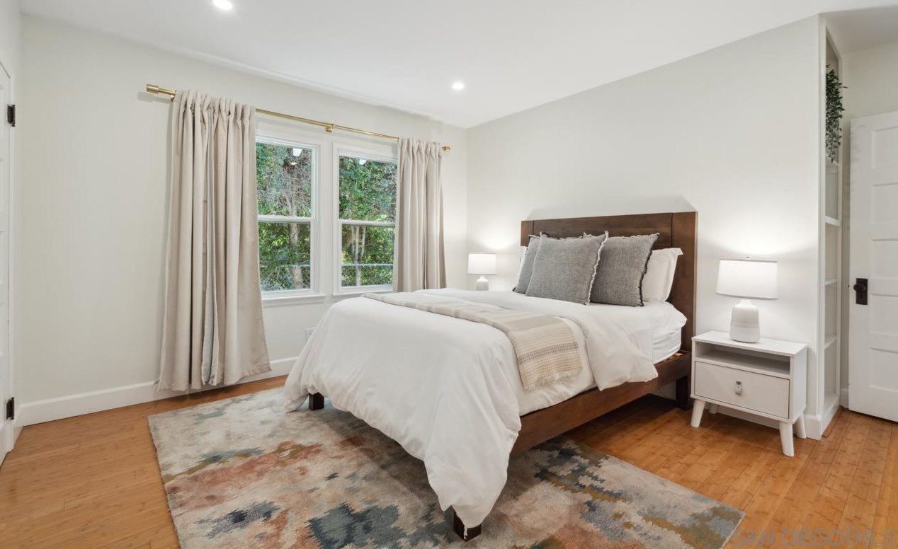 4562 Edgeware Rd, San Diego CA  92116-4723 exterior