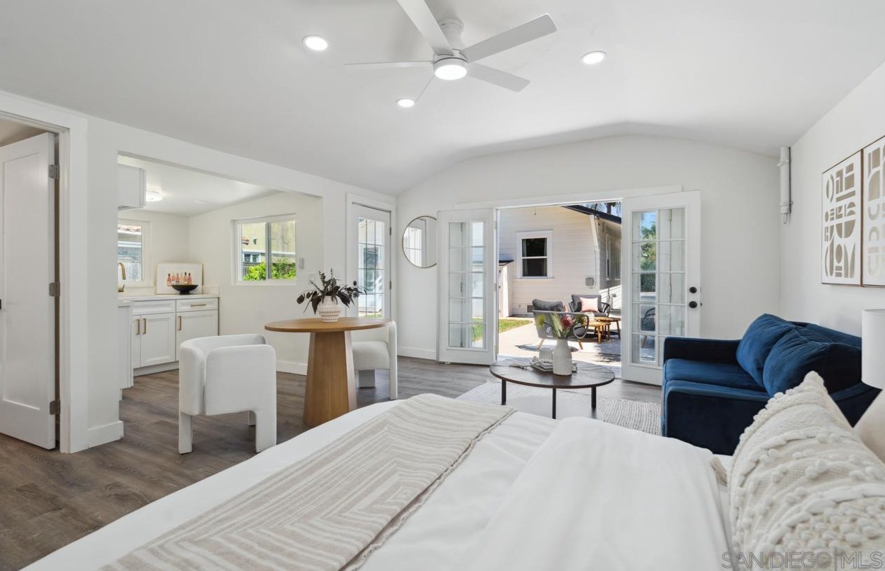 4562 Edgeware Rd, San Diego CA  92116-4723 exterior