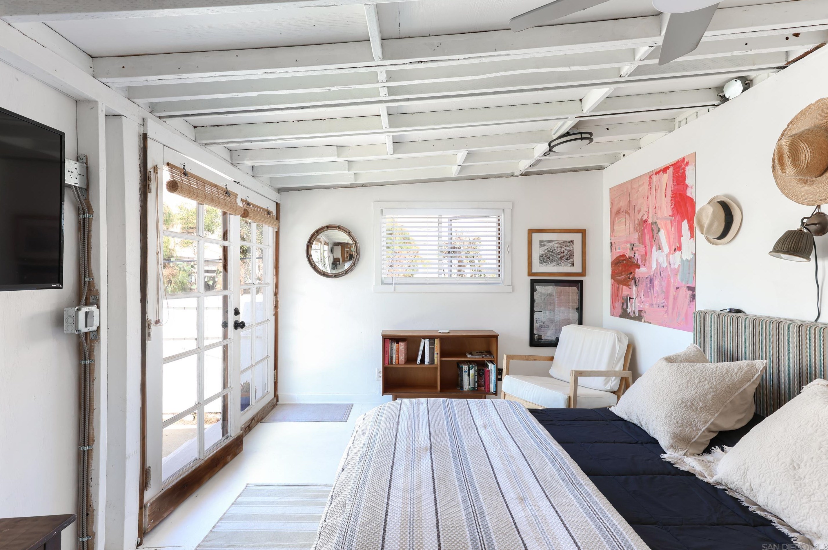 5043 Saratoga Ave, San Diego CA  92107-2819 exterior