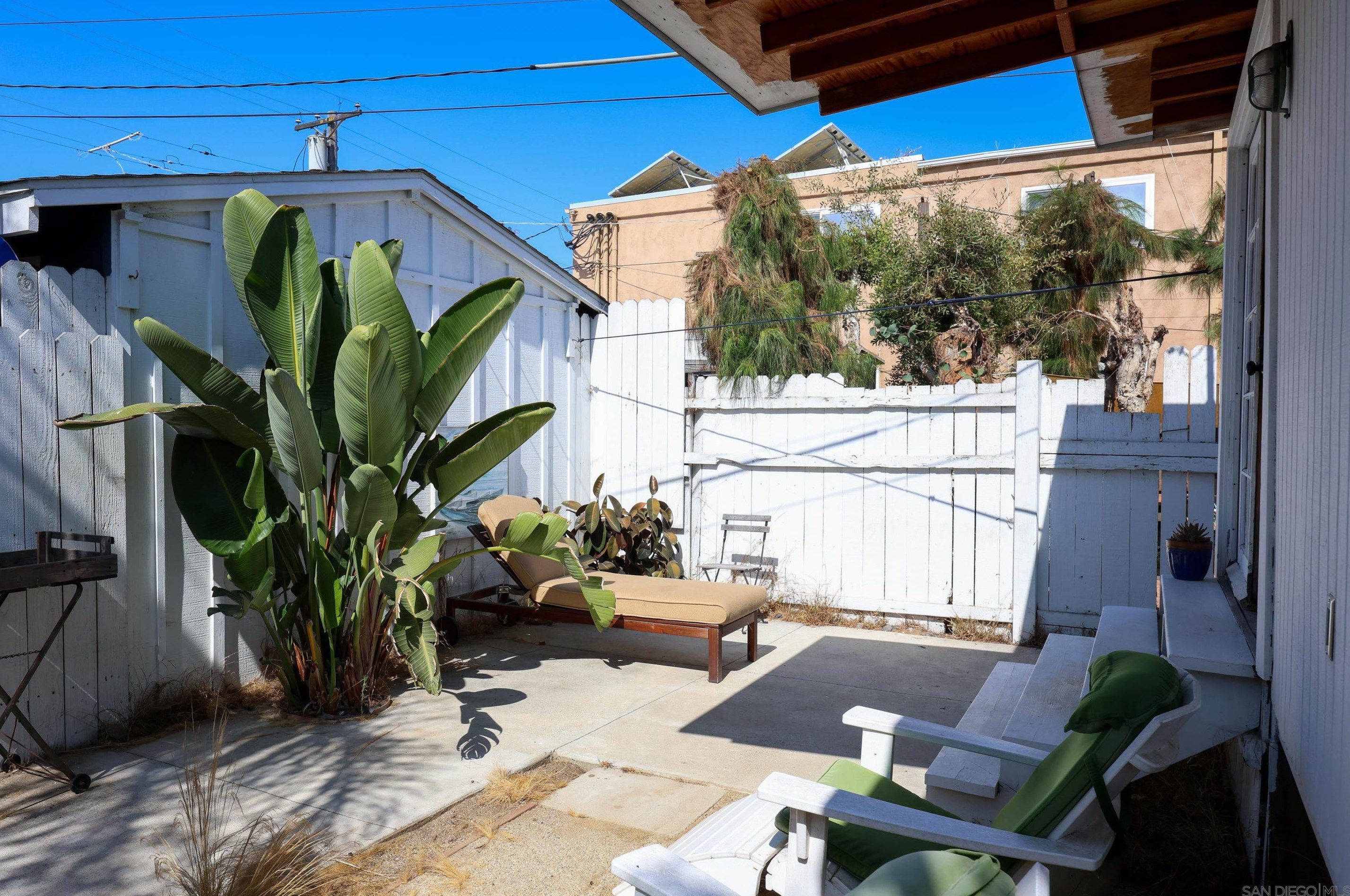 5043 Saratoga Ave, San Diego CA  92107-2819 exterior