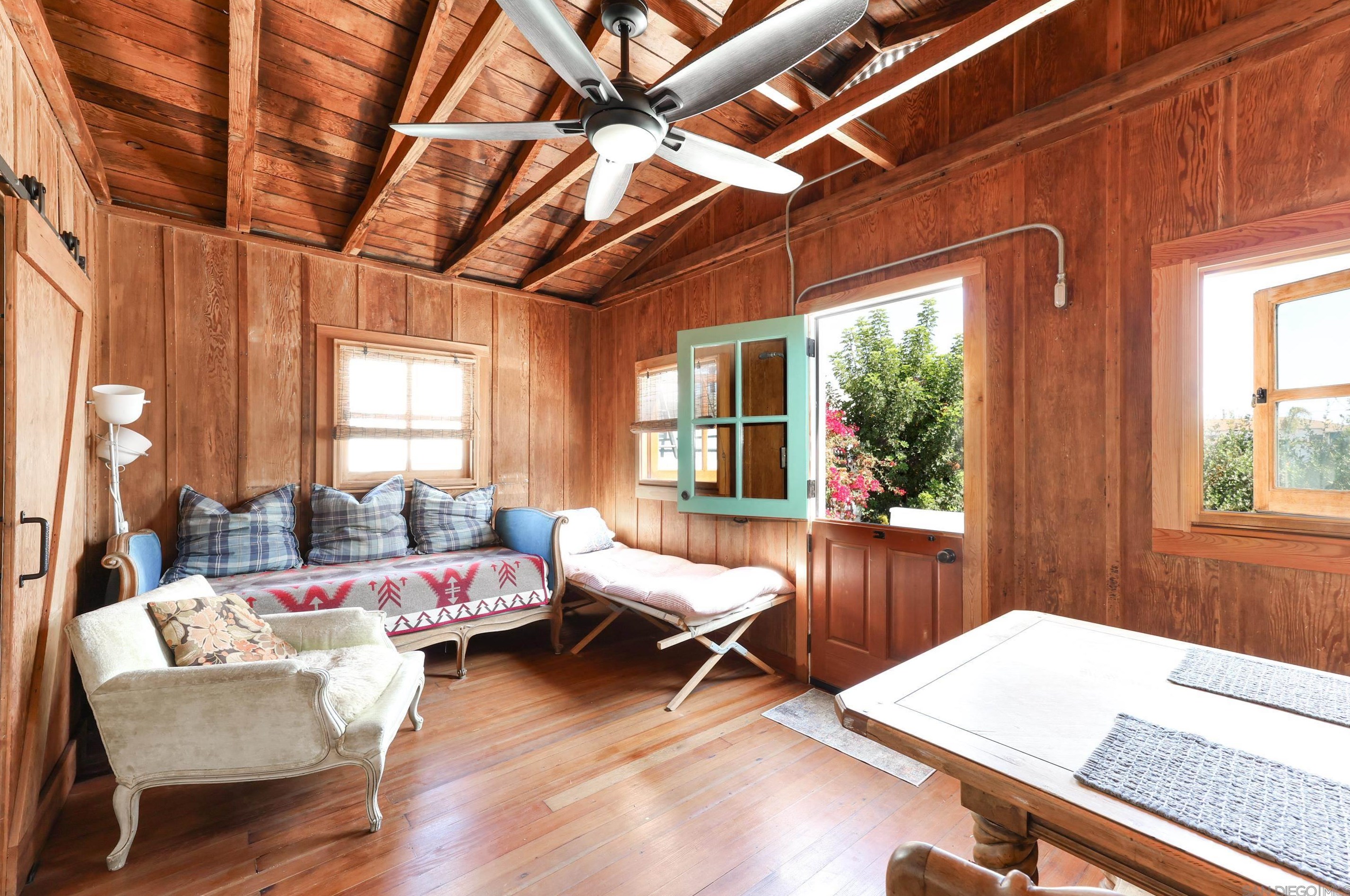 5043 Saratoga Ave, San Diego CA  92107-2819 exterior