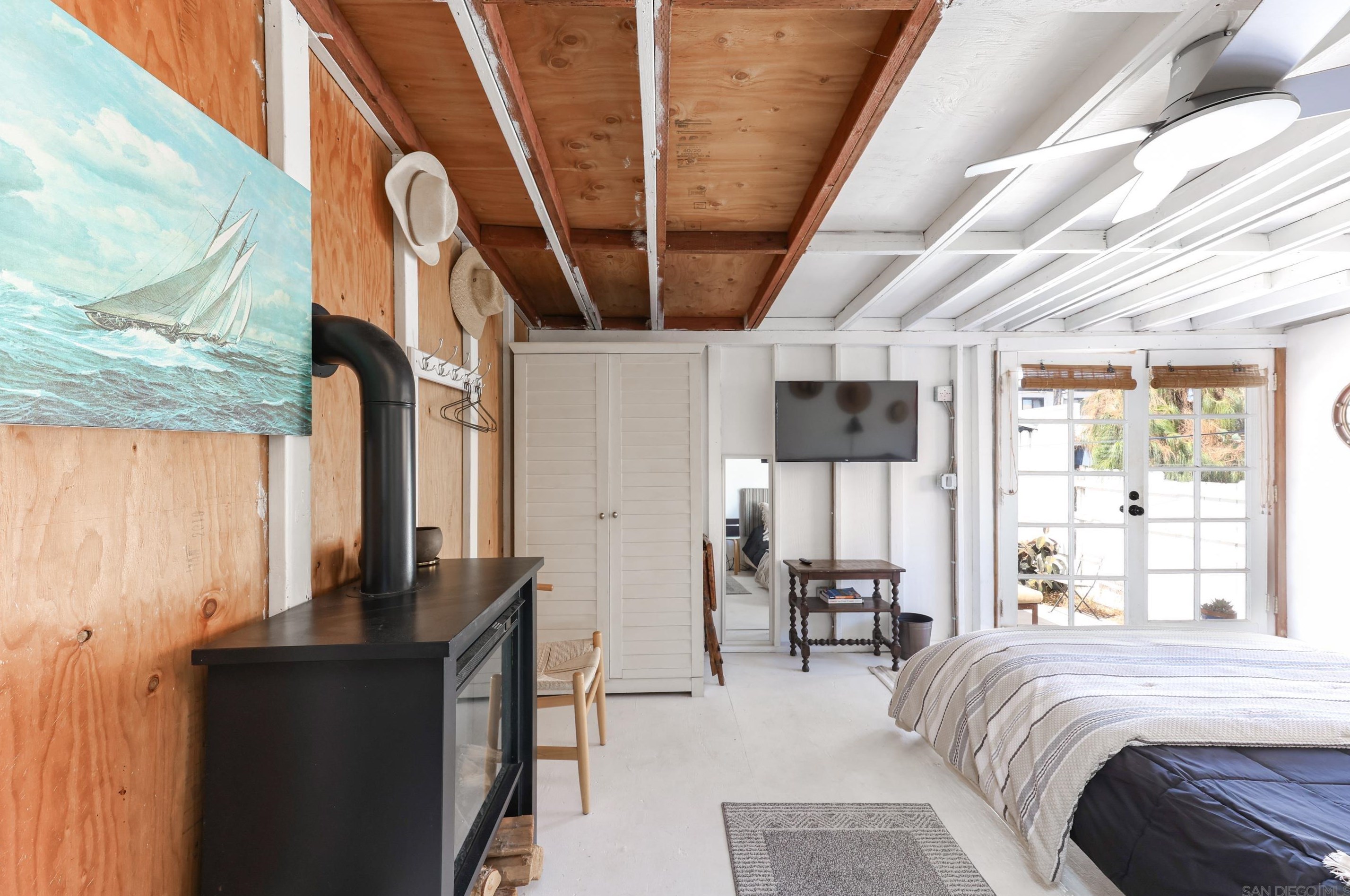 5043 Saratoga Ave, San Diego CA  92107-2819 exterior