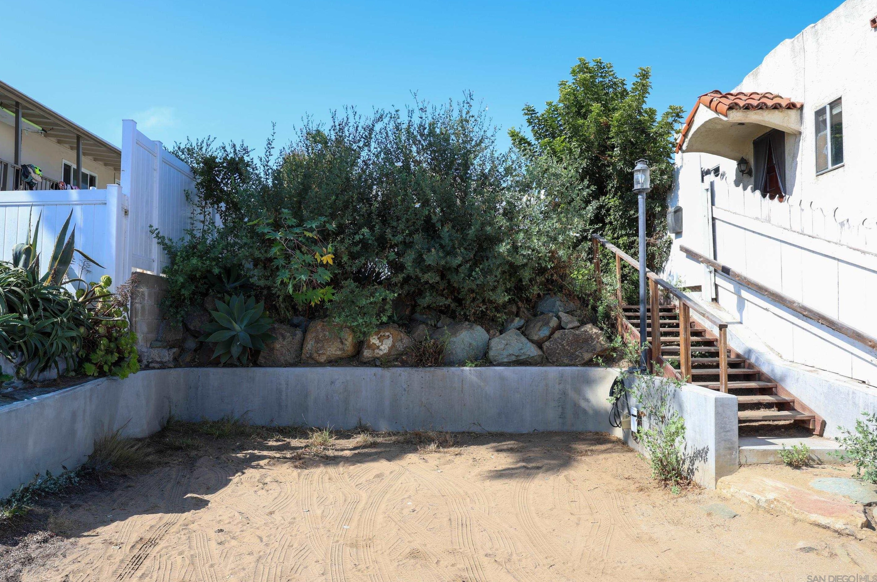 5043 Saratoga Ave, San Diego CA  92107-2819 exterior