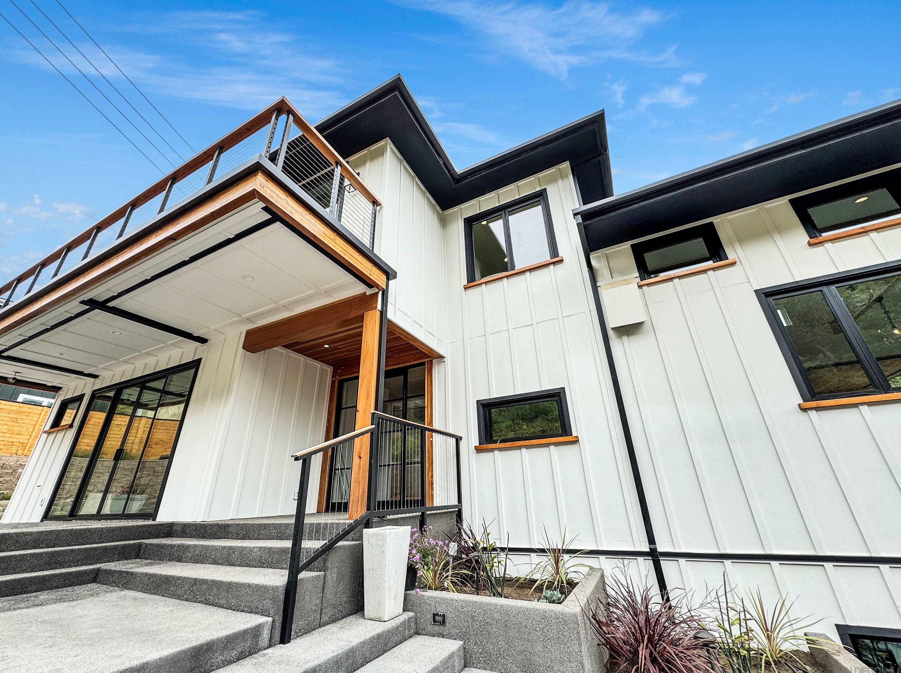 4588 Adams St, Carlsbad CA 92008-3503 exterior