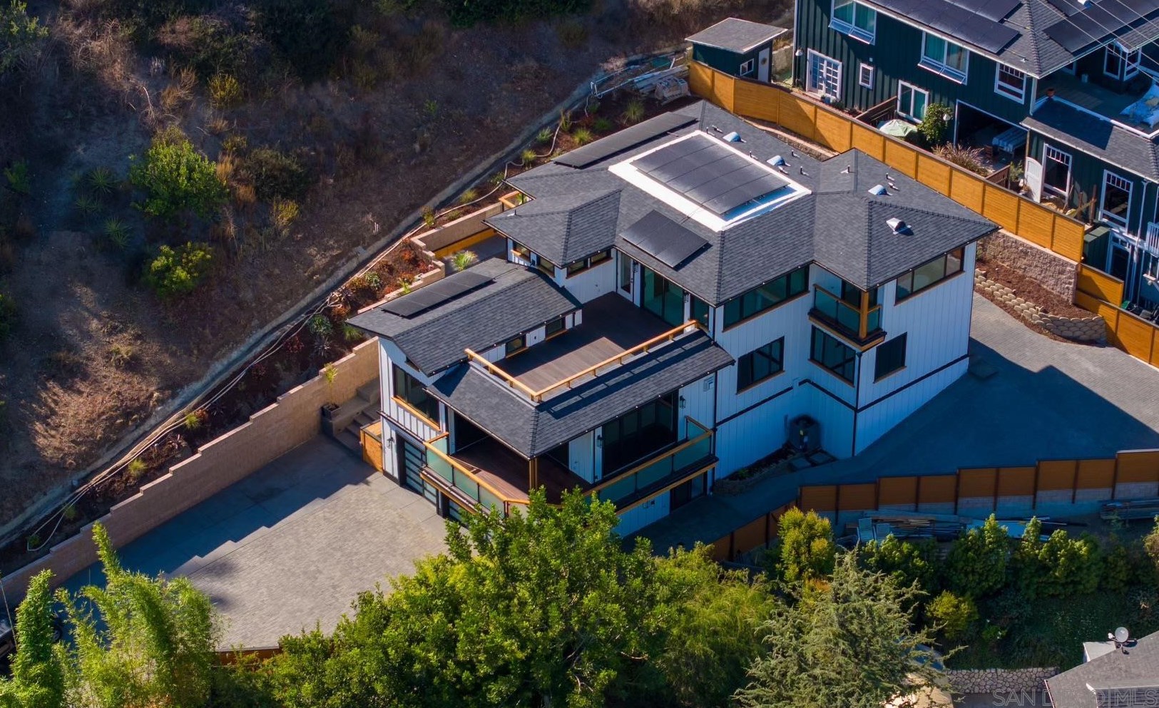 4588 Adams St, Carlsbad CA 92008-3503 exterior