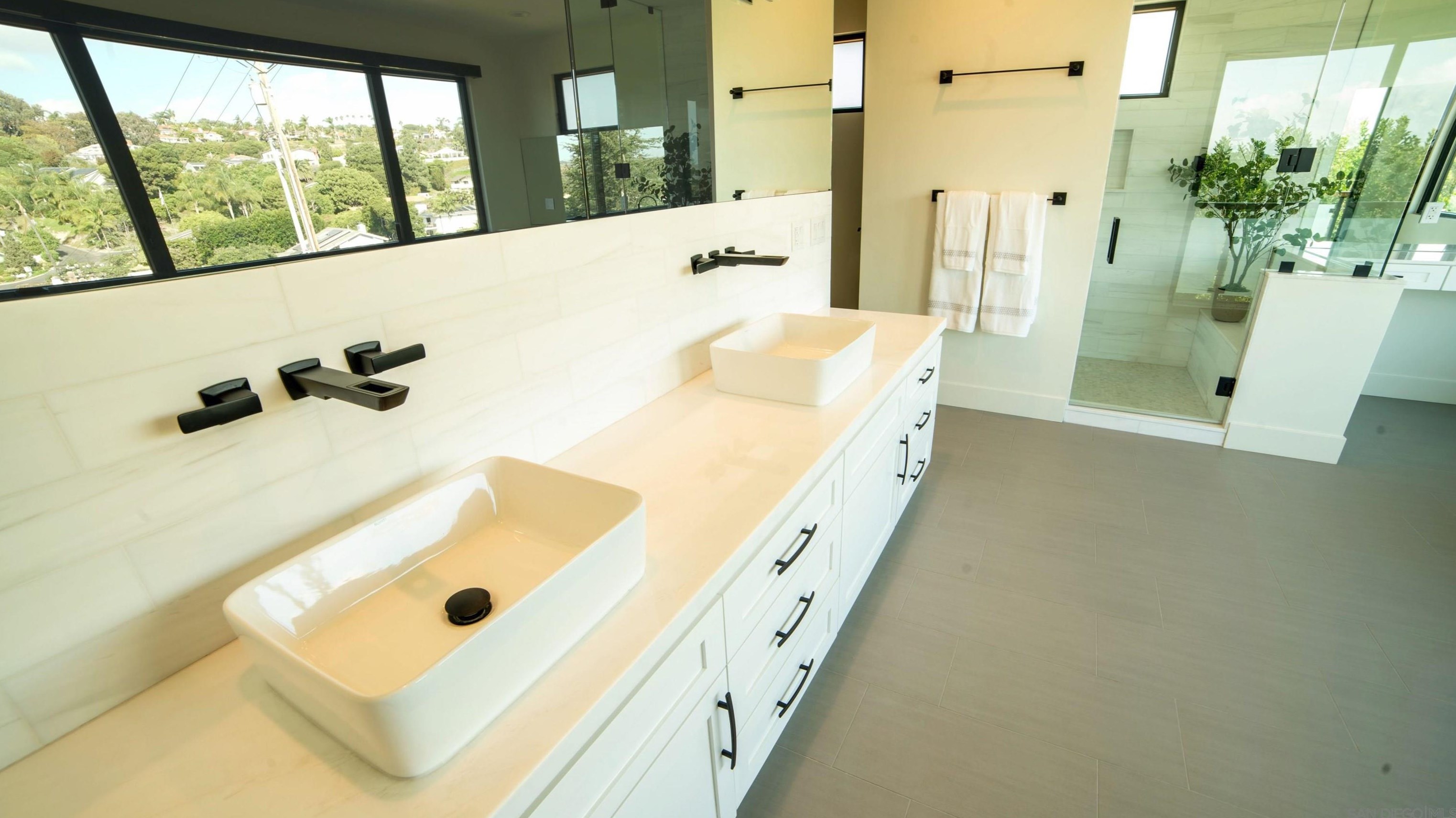 4588 Adams St, Carlsbad CA 92008-3503 exterior