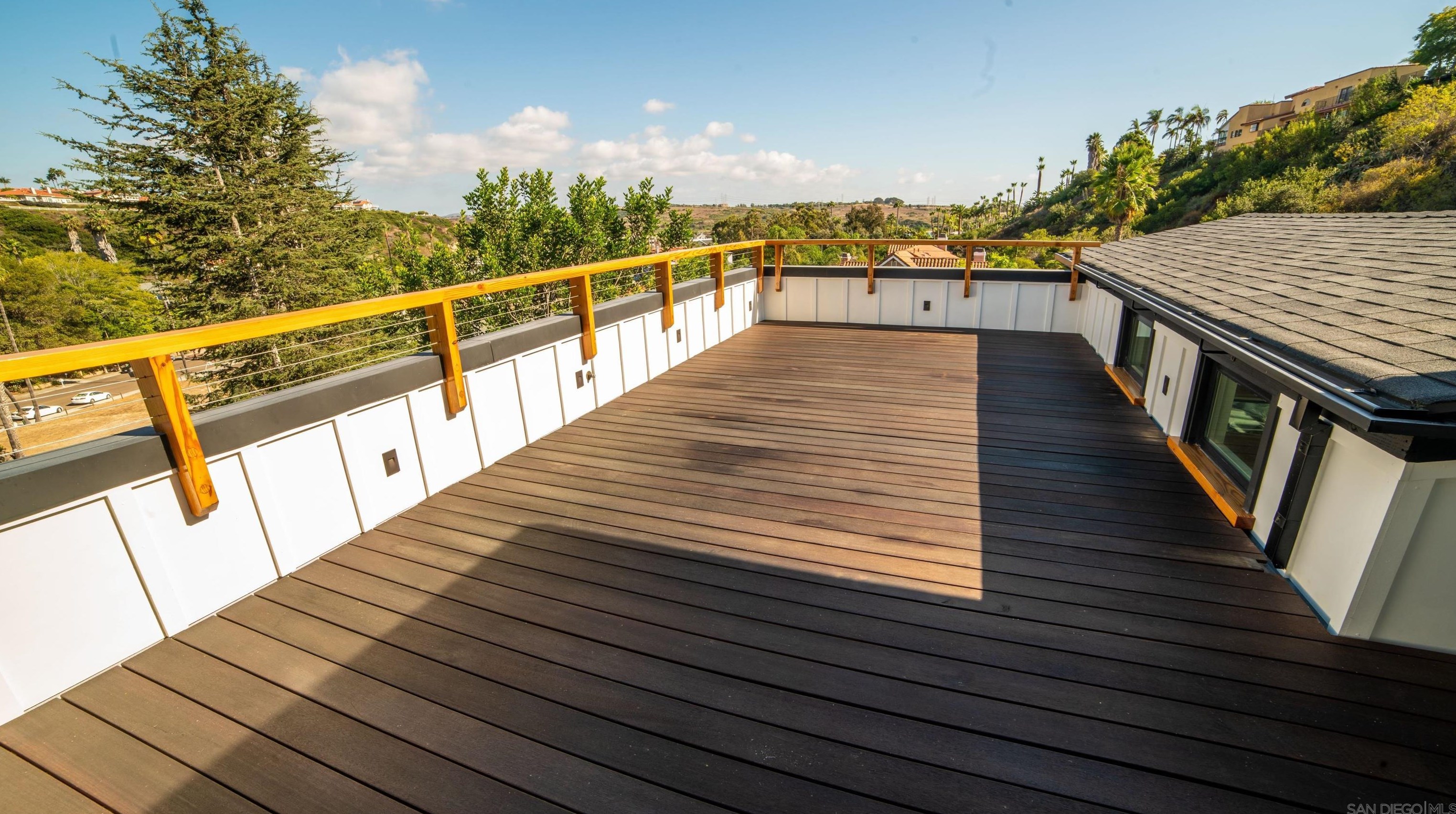 4588 Adams St, Carlsbad CA 92008-3503 exterior