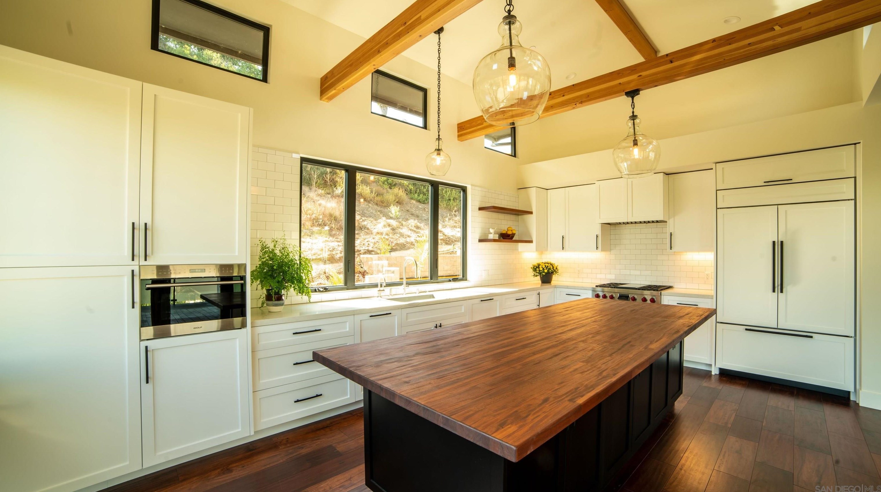 4588 Adams St, Carlsbad CA 92008-3503 exterior