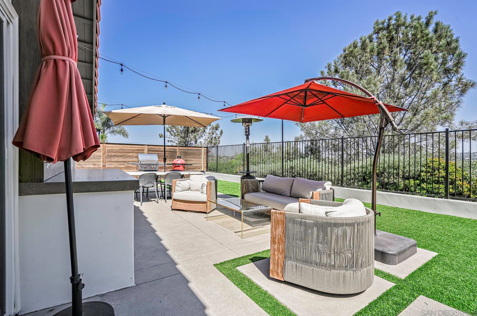 1776 Avenida La Posta, Encinitas CA  92024-5668 exterior