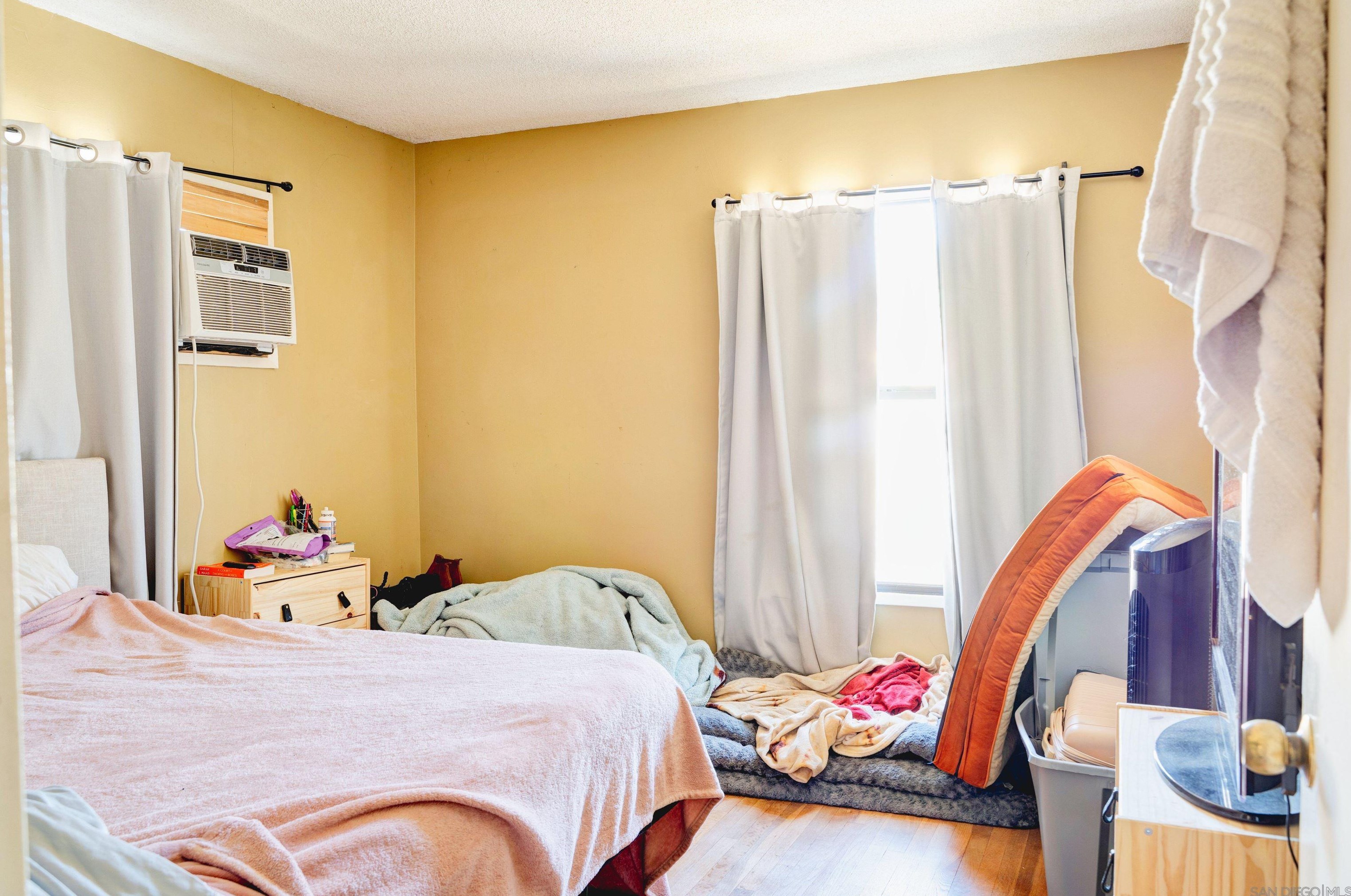 6634 Estrella Ave, San Diego CA 92120-1009 exterior