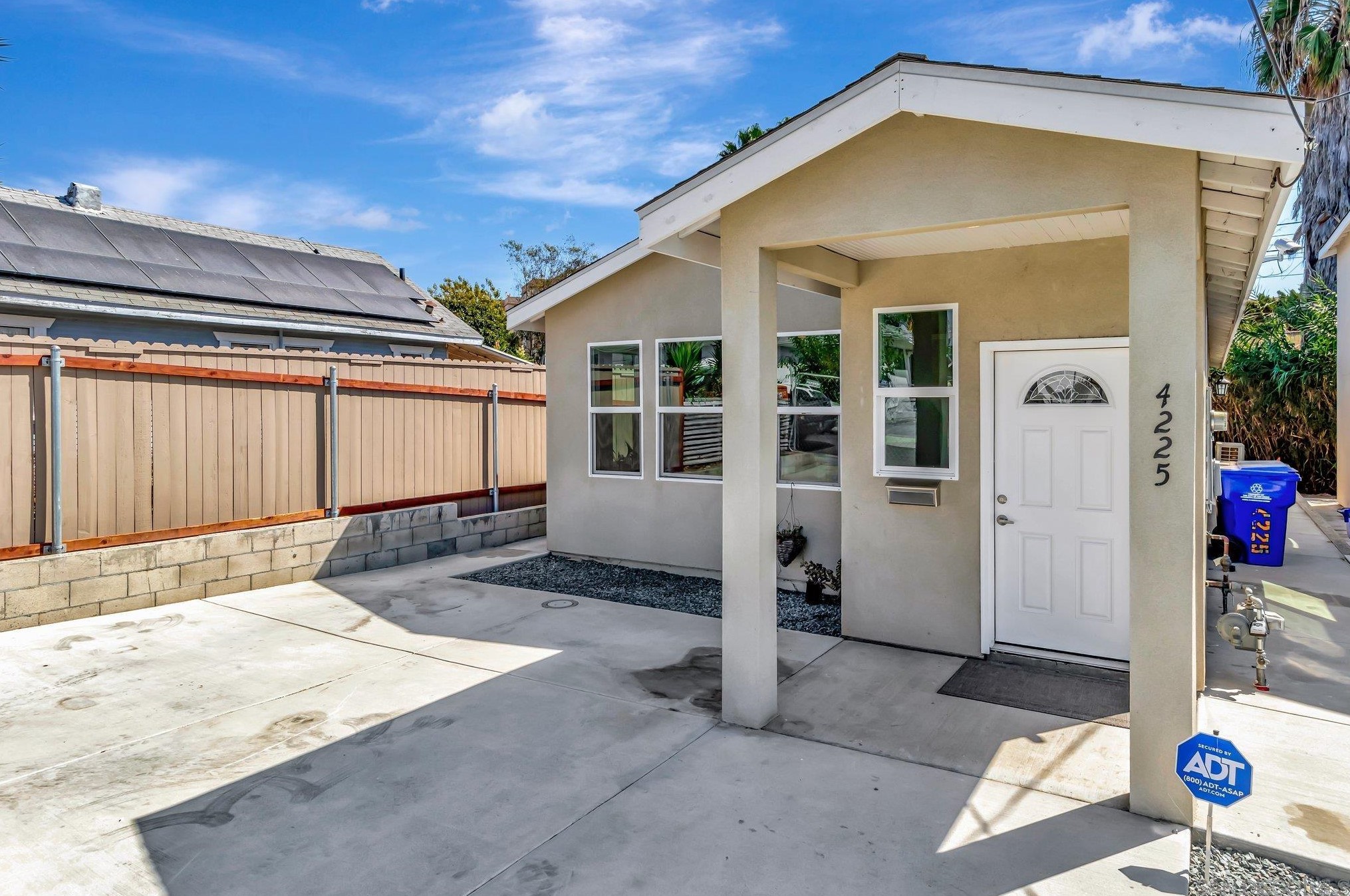 4225 J St, San Diego CA  92102-4623 exterior