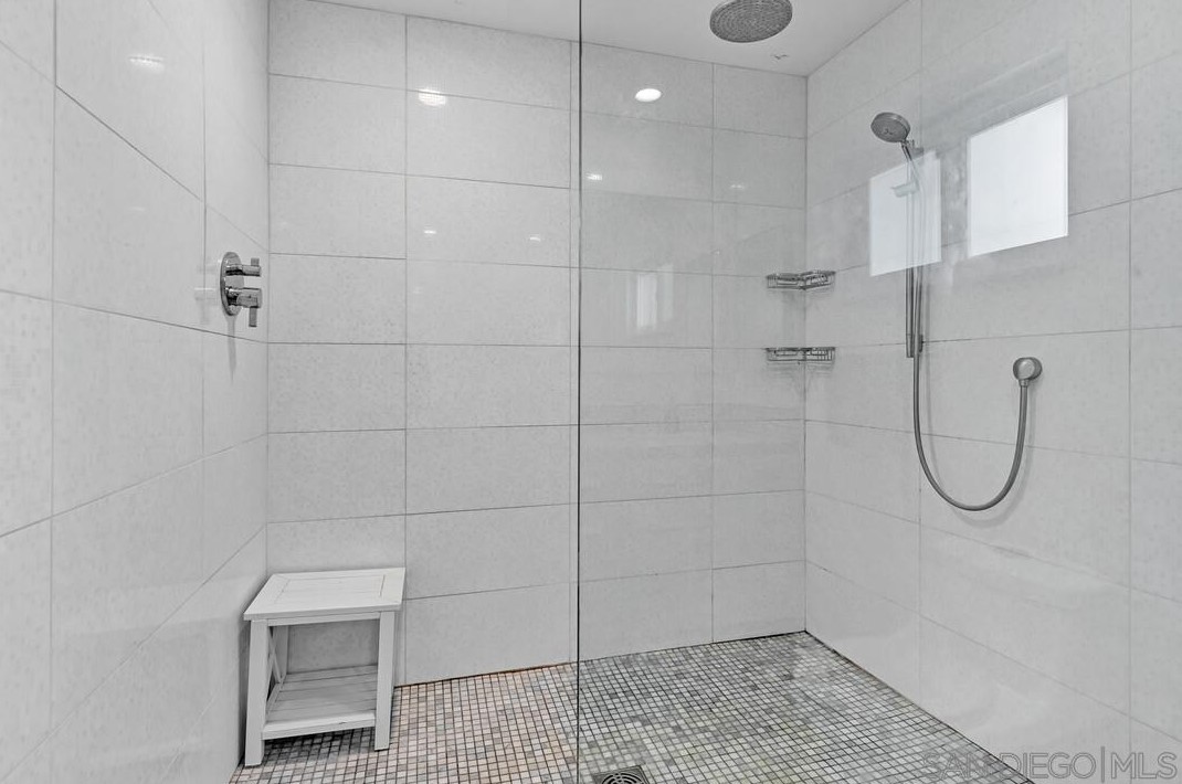 7523 Golfcrest Dr, San Diego CA 92119-1228 exterior