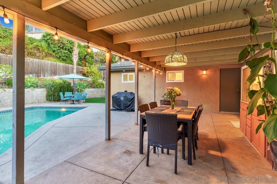 7523 Golfcrest Dr, San Diego CA 92119-1228 exterior