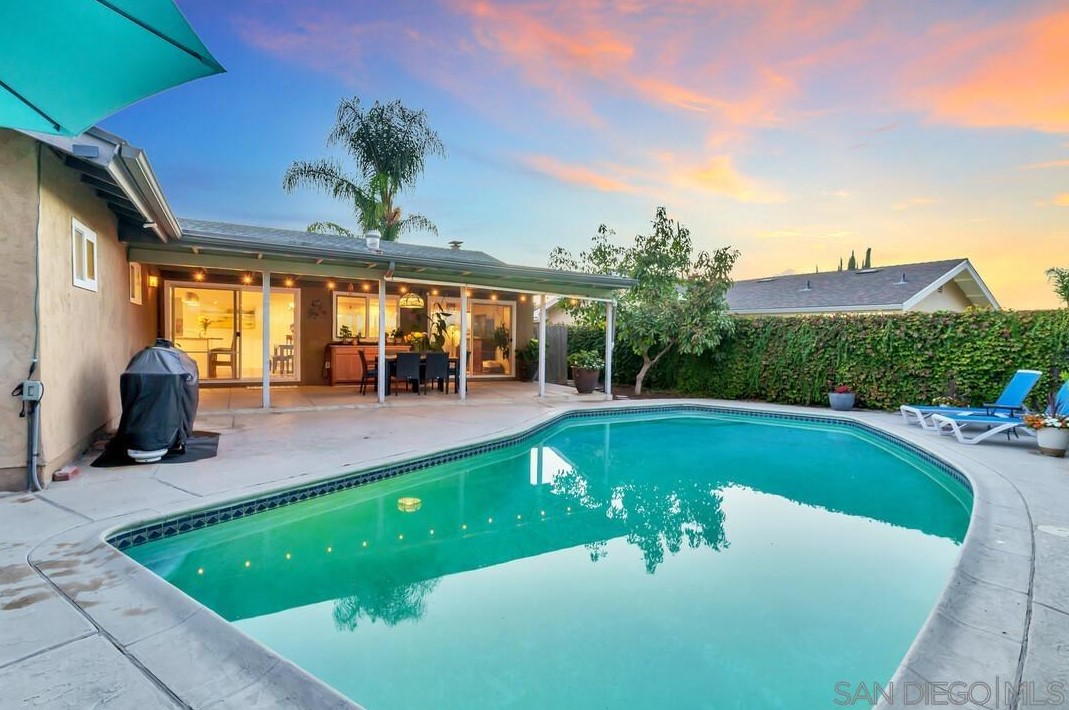 7523 Golfcrest Dr, San Diego CA 92119-1228 exterior