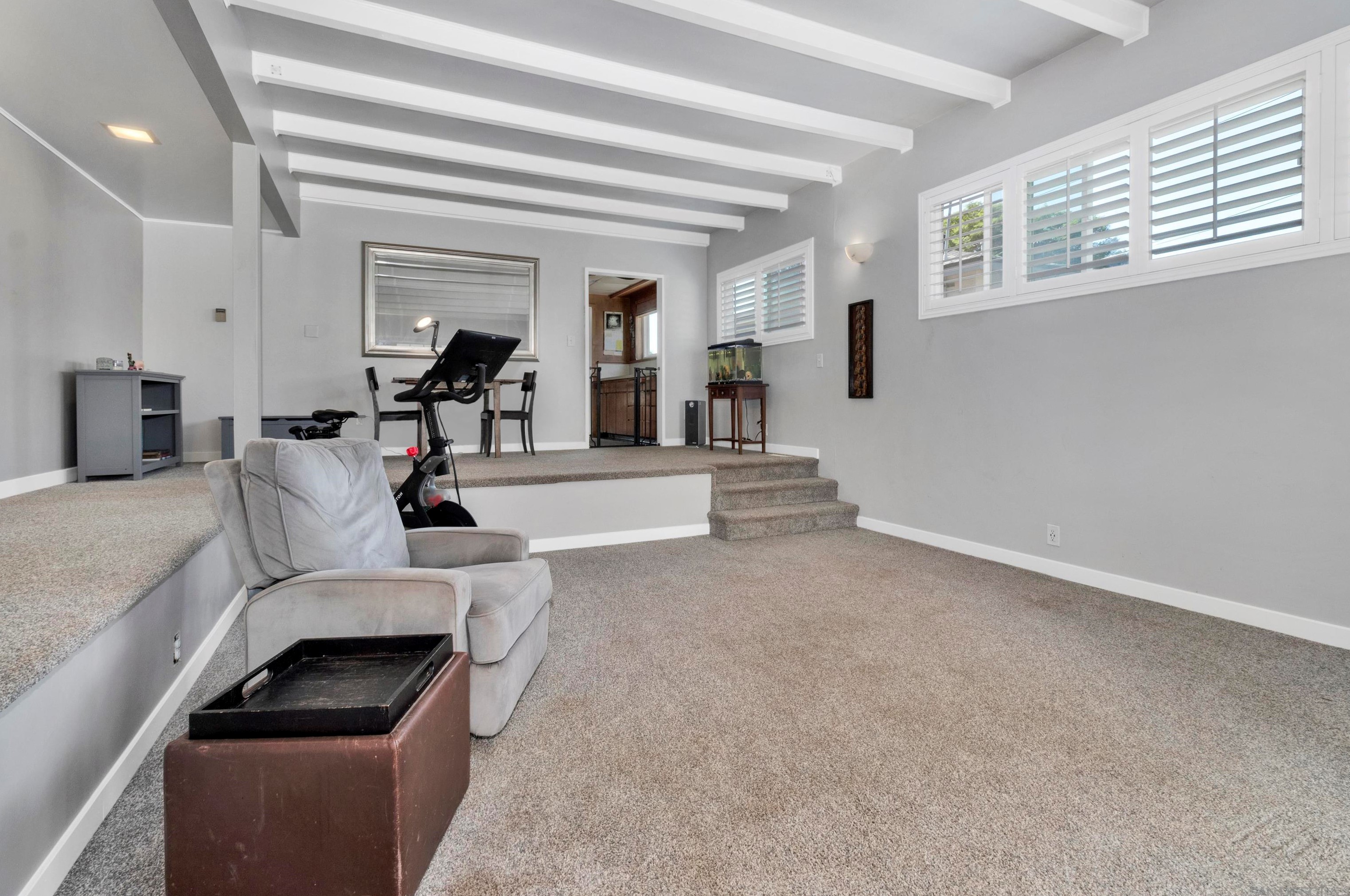 2016 Law St, San Diego CA 92109-3464 exterior