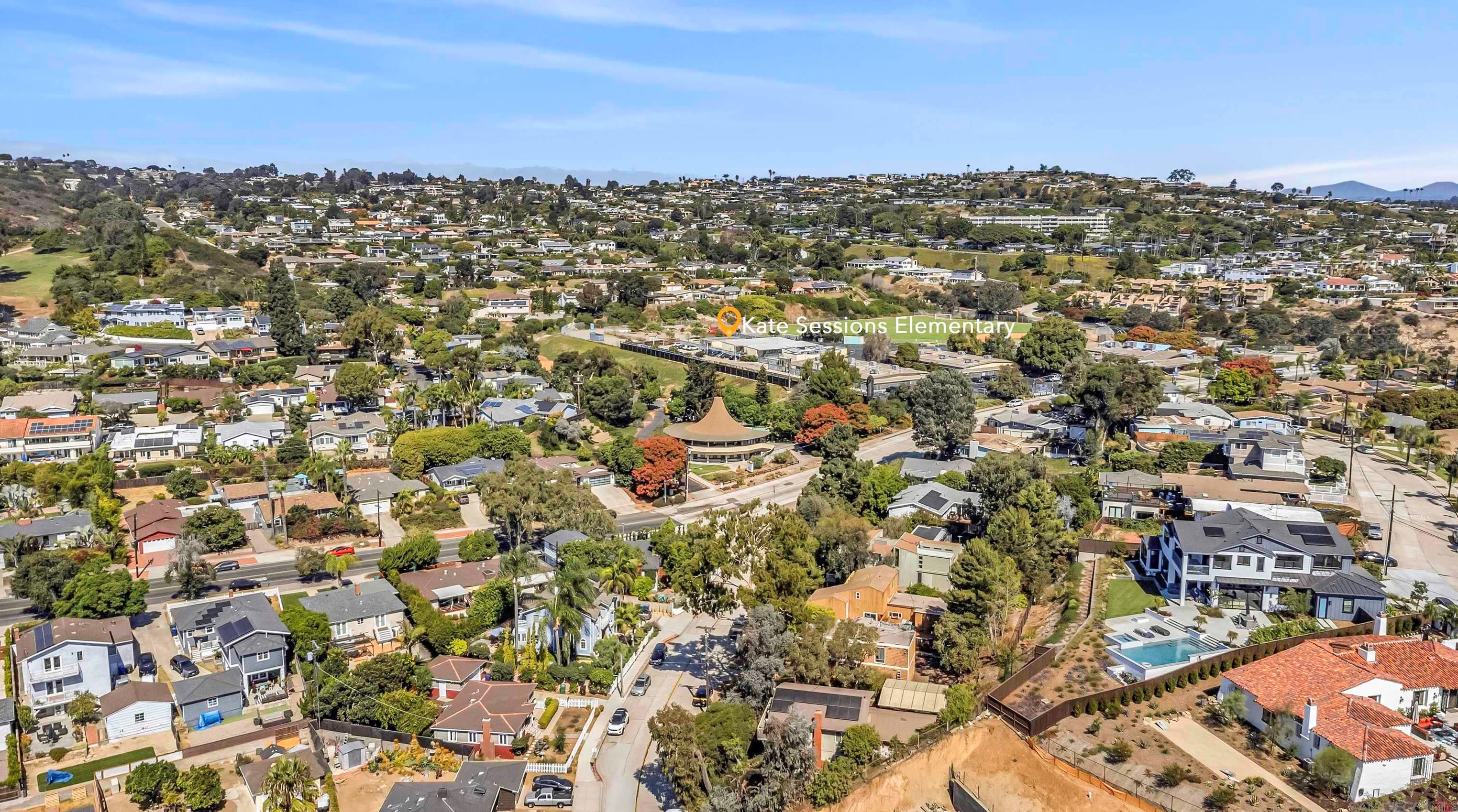 2016 Law St, San Diego CA 92109-3464 exterior