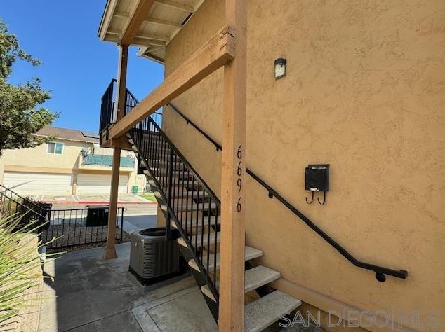 6696 Omega Dr, San Diego CA  92139-3847 exterior