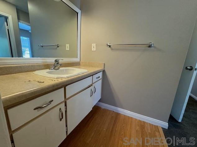 6696 Omega Dr, San Diego CA  92139-3847 exterior