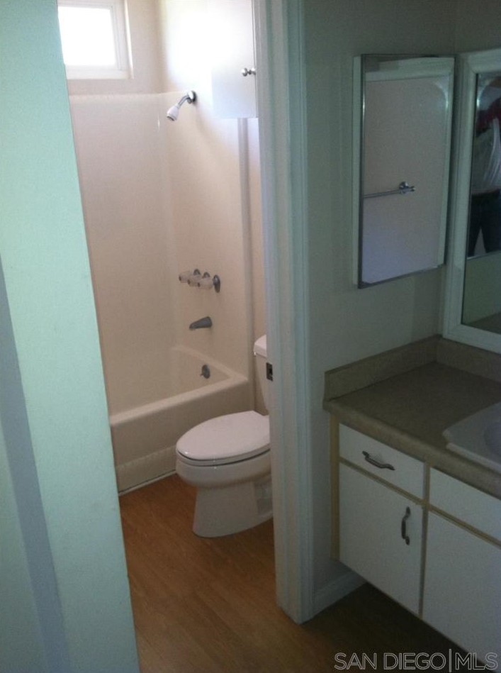 6696 Omega Dr, San Diego CA  92139-3847 exterior