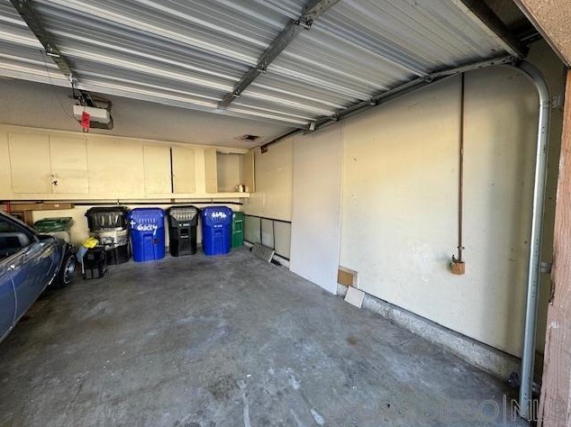 6696 Omega Dr, San Diego CA  92139-3847 exterior