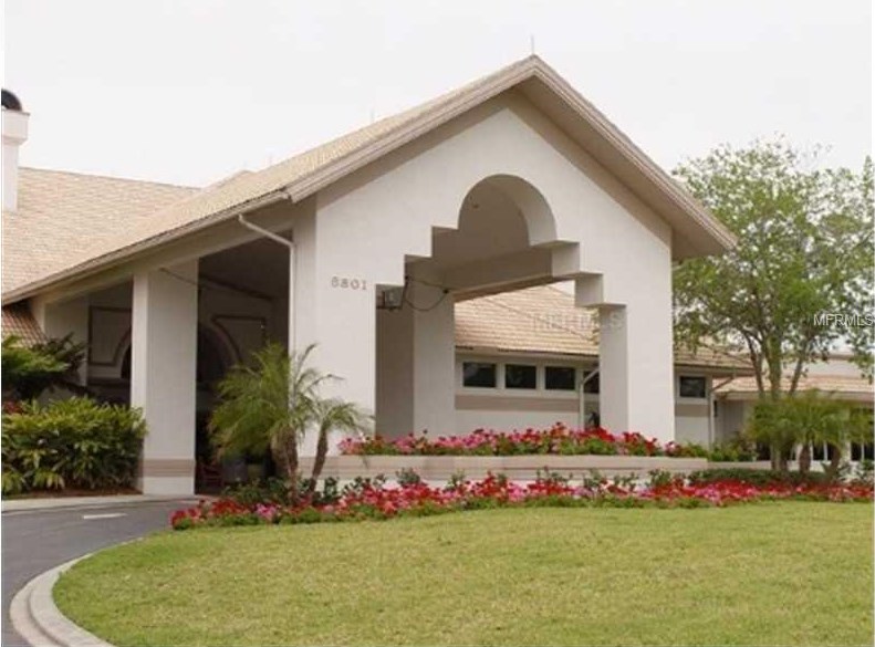 9320 Clubside Cir, Sarasota FL 34238-3322 exterior