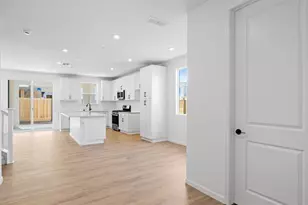 4040 Molten Crk Wy, Roseville, CA 95747 - Photo 5