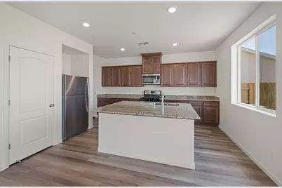 3100 Aerosmith Way, Stockton, CA 95212 - Photo 5