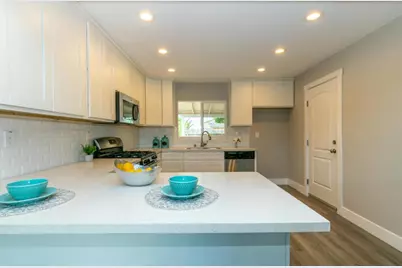 690 Acacia Avenue, Sacramento, CA 95815 - Photo 7