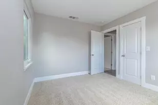 690 Acacia Ave, Sacramento, CA 95815 - Photo 15