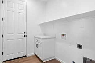 1095 Camomile Dr, Plumas Lake, CA 95961 - Photo 17